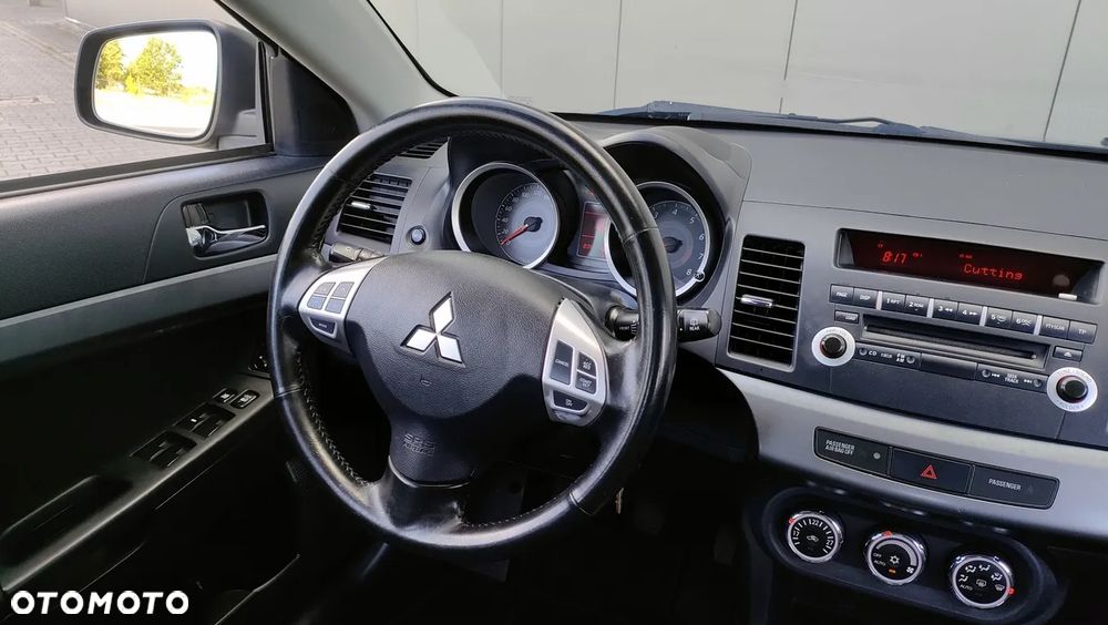 Mitsubishi Lancer 1.8 Intense - 19