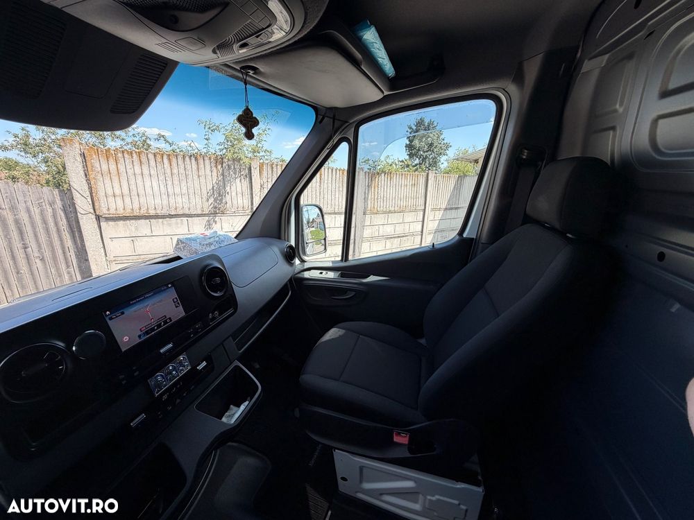 Mercedes-Benz Sprinter - 9