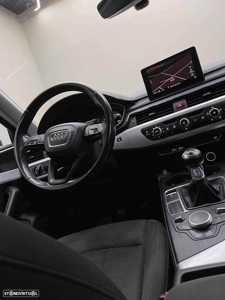 Audi A4 Avant 2.0 TDI Business Line - 12