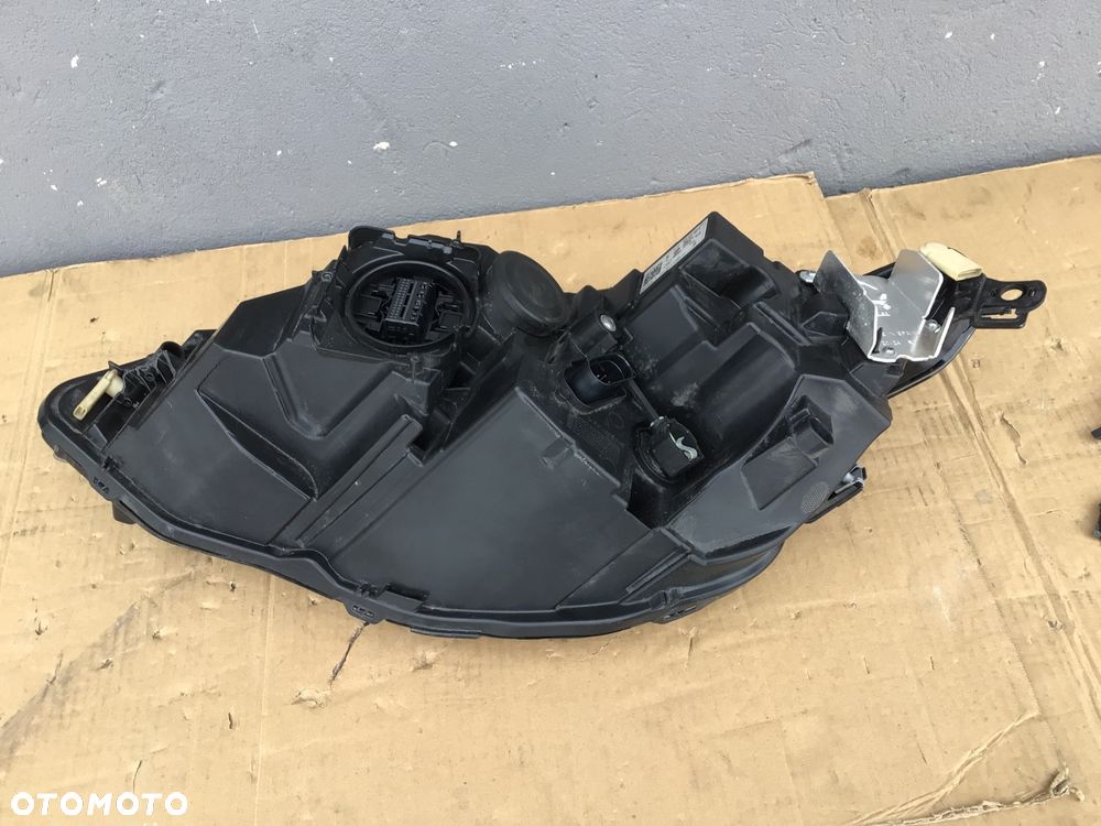 Lampa przednia prawa VW Golf lllV 8 Lift 5H1 - 5