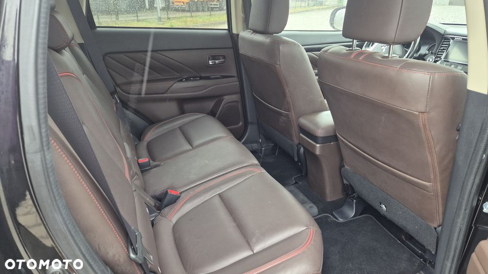 Mitsubishi Outlander 2.0 4WD Plus - 10
