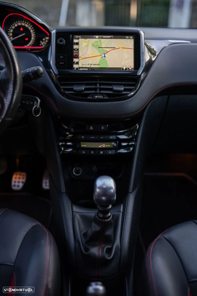 Peugeot 208 THP STOP & START GTi - 12