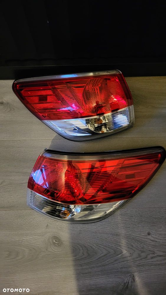 Nissan pathfinder r52 lampy tył - 3