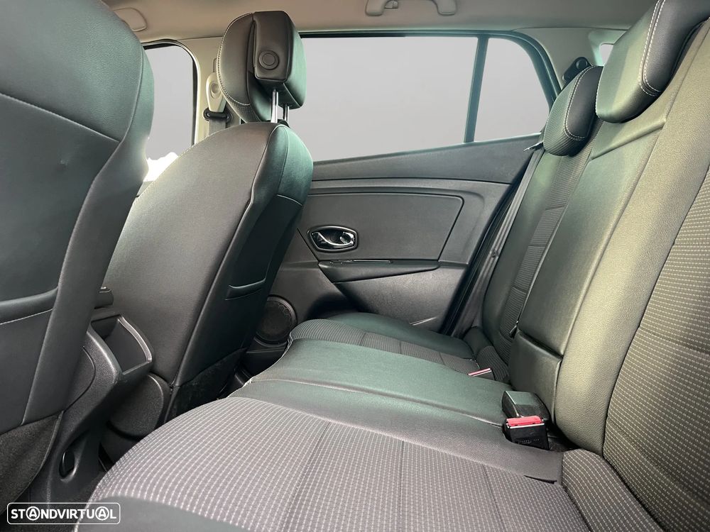 Renault Mégane Sport Tourer 1.5 dCi GT Line SS - 13