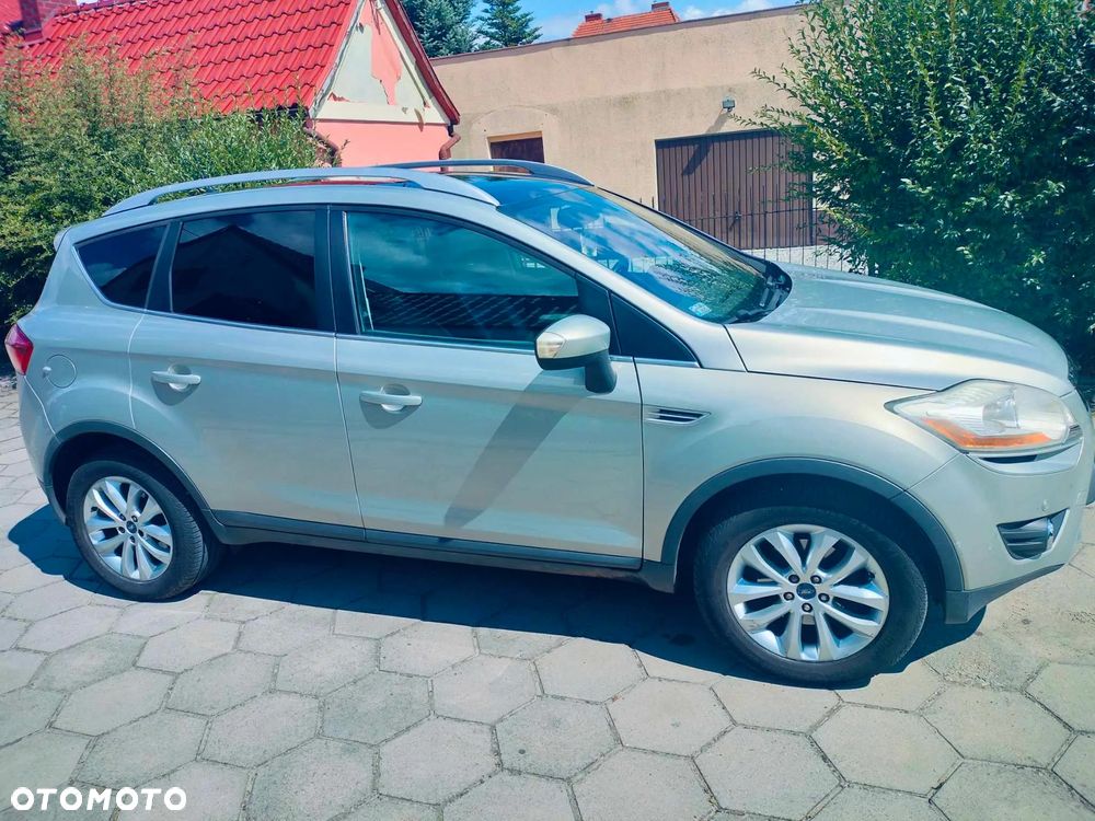 Ford Kuga 2.0 TDCi 4x4 Titanium - 4