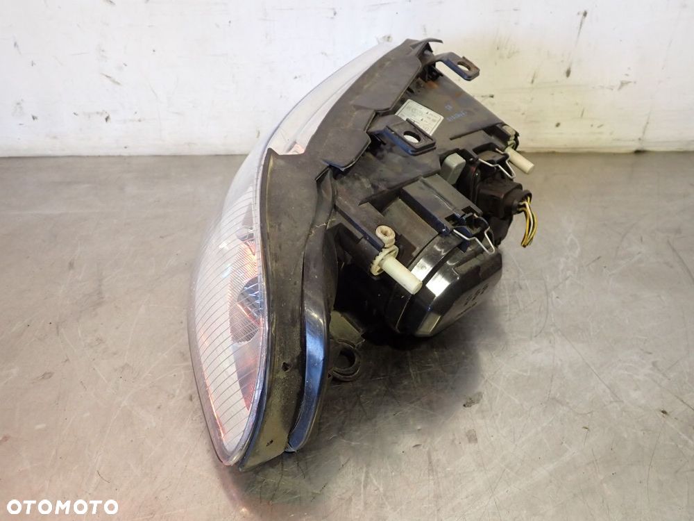 LAMPA LEWA PRZEDNIA SOCZEWKA AUDI A4 B5 - 5