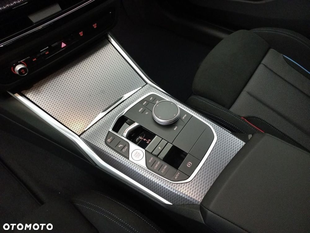 BMW Seria 3 318i M Sport - 17