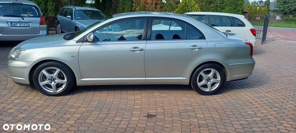 Toyota Avensis - 6