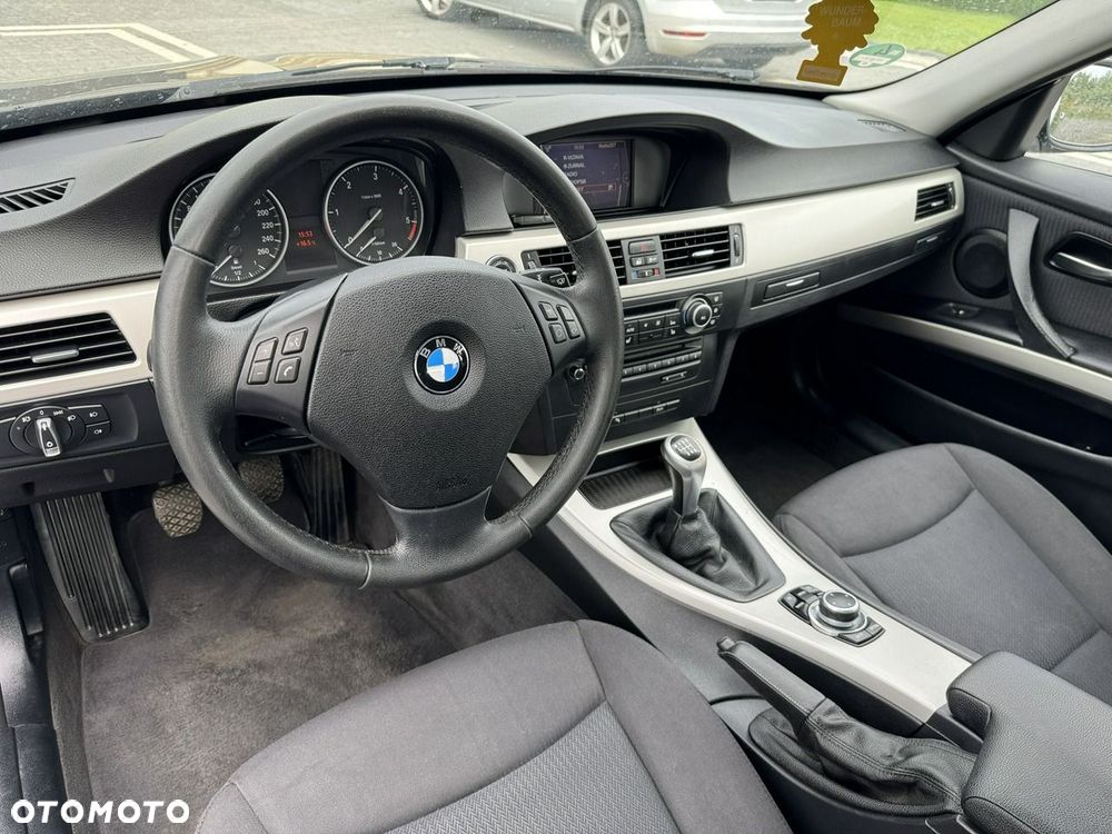 BMW Seria 3 318d DPF Edition Exclusive - 17
