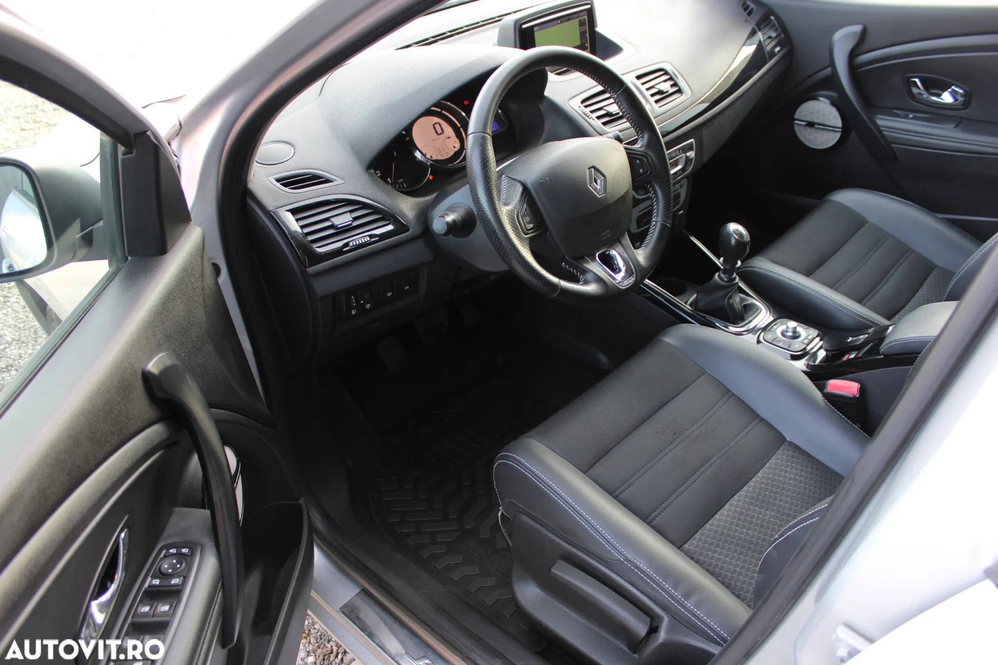 Renault Megane ENERGY dCi 130 Start & Stop Bose Edition - 23
