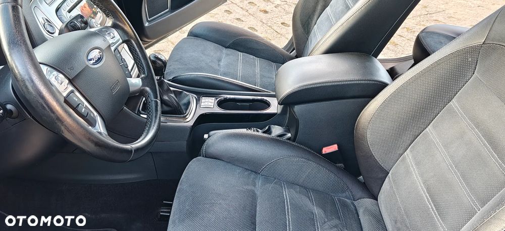 Ford Mondeo 2.0 Platinium X - 28