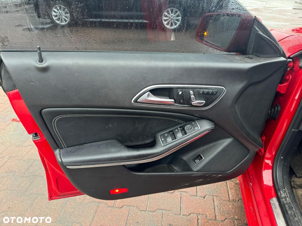 Mercedes-Benz CLA 250 7G-DCT - 10