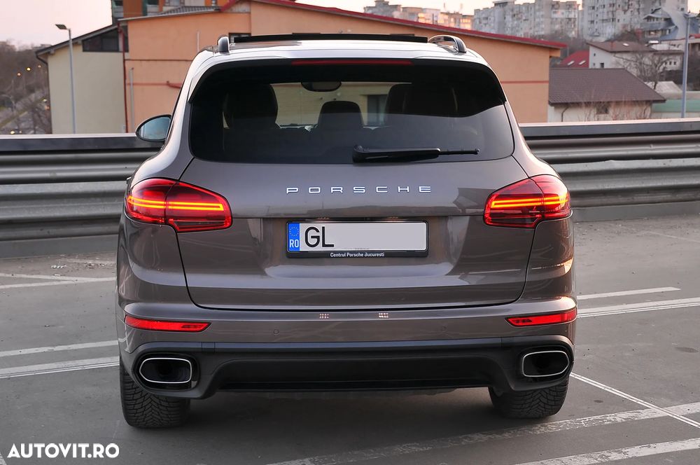 Porsche Cayenne - 9