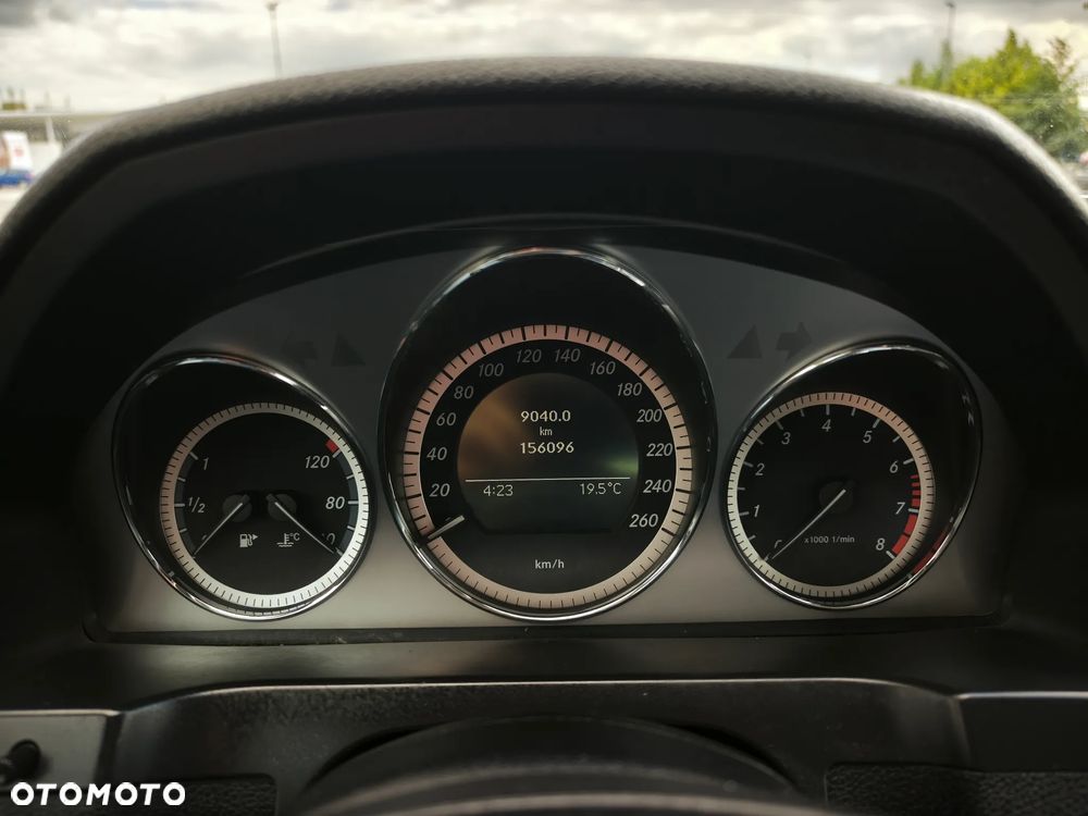 Mercedes-Benz Klasa C 180 K BlueEff Avantgarde - 9