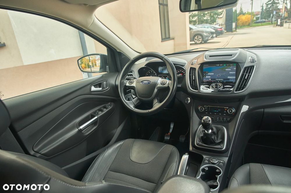 Ford Kuga 1.6 EcoBoost 2x4 Titanium - 27