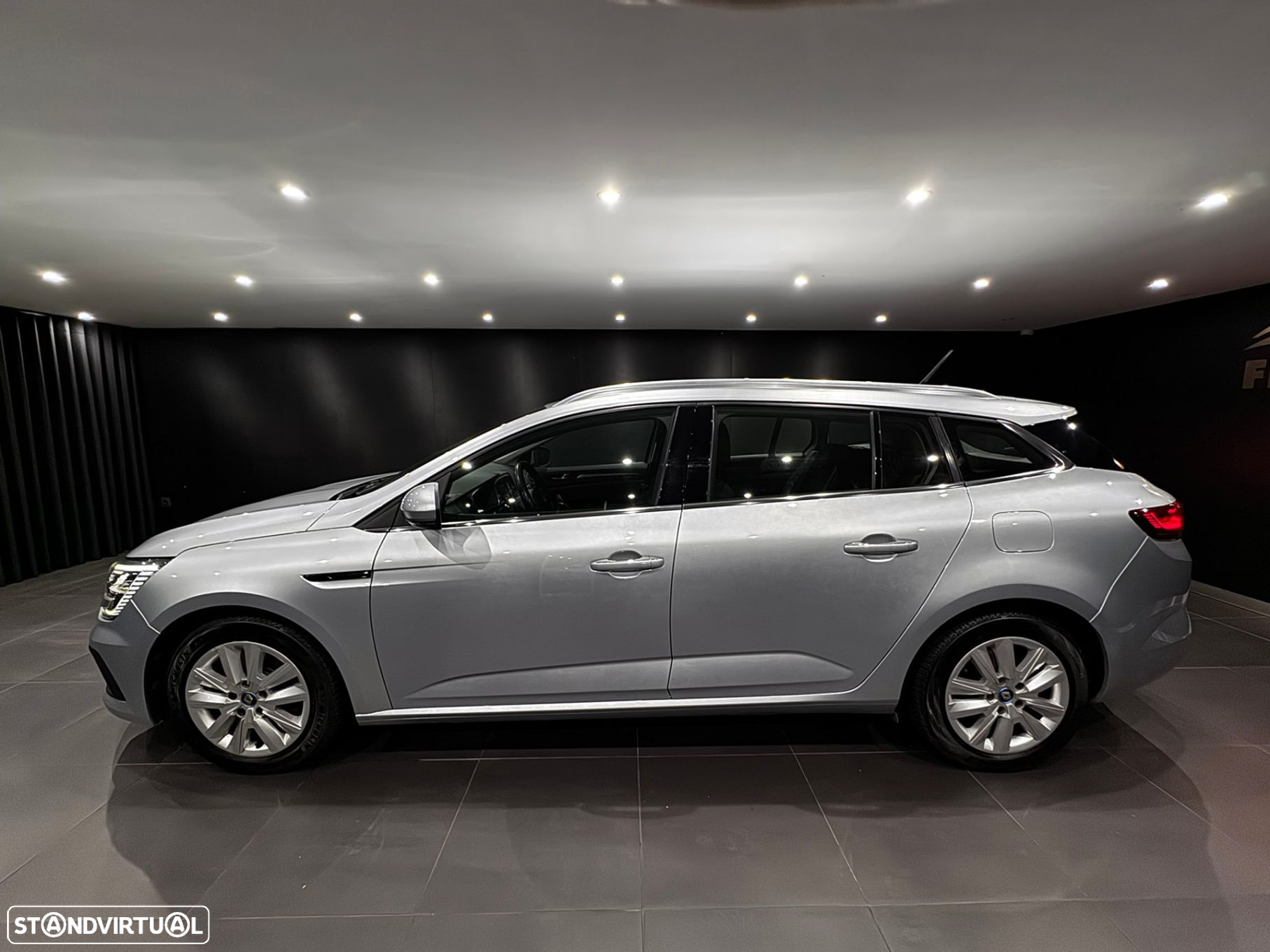 Renault Mégane Sport Tourer 1.6 E-Tech Plug-In Zen - 4
