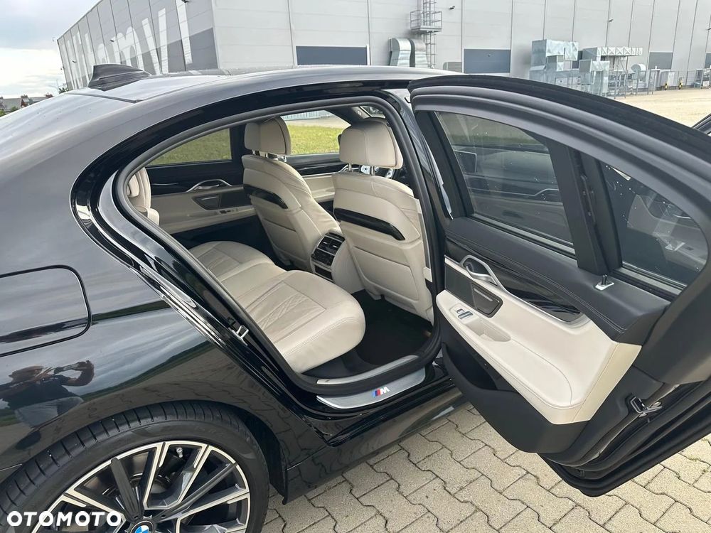 BMW Seria 7 740d xDrive mHEV sport - 16