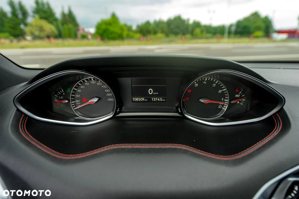 Peugeot 308 SW 1.6 e-THP GT S&S - 18