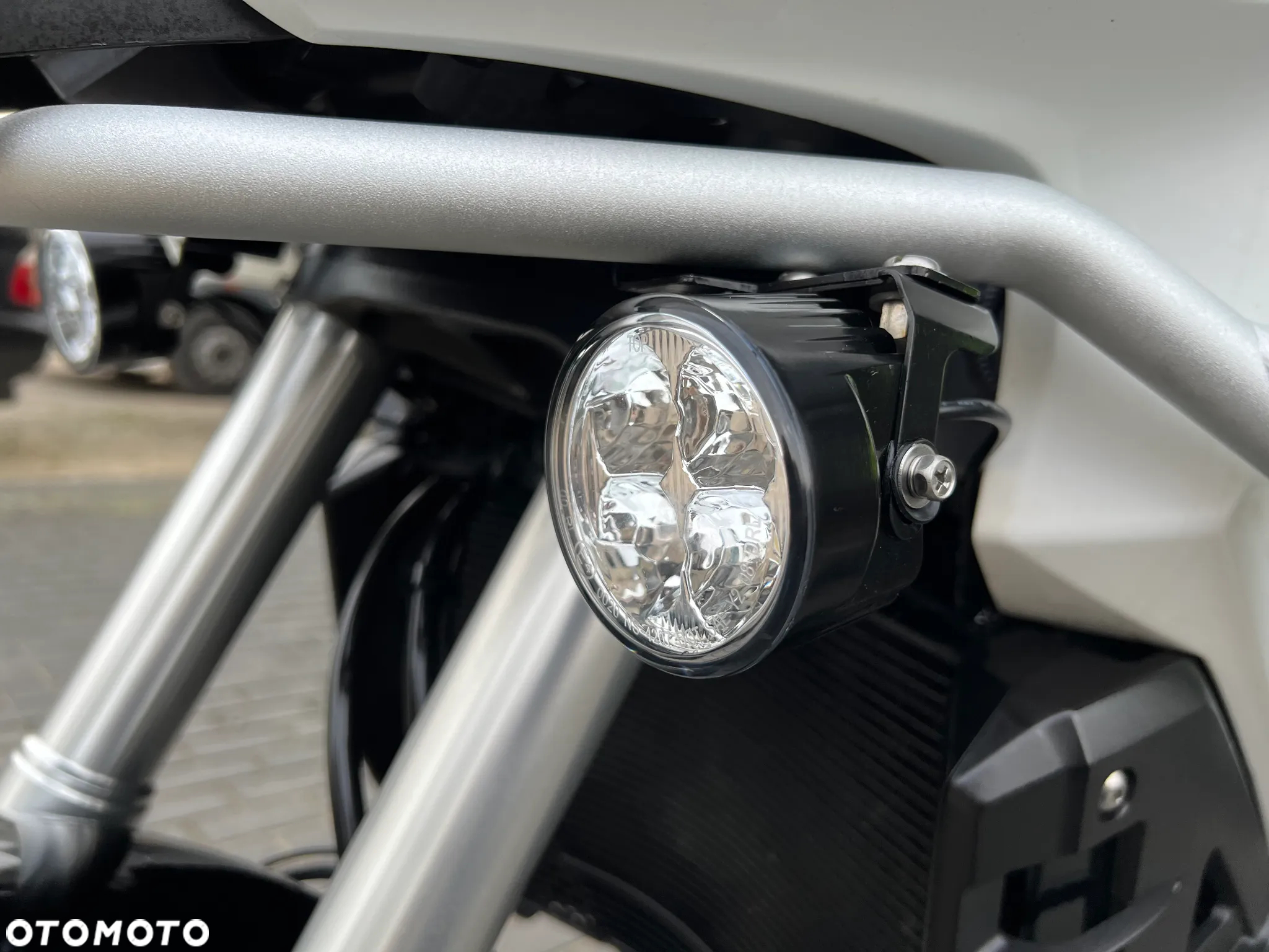 Honda VFR - 12