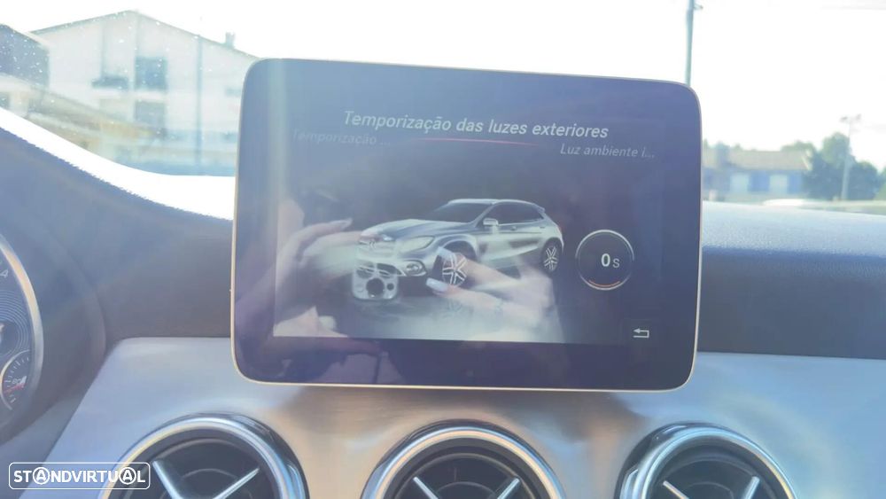 Mercedes-Benz GLA 200 d AMG Line - 28
