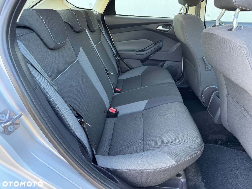 Ford Focus 1.6 Trend - 19