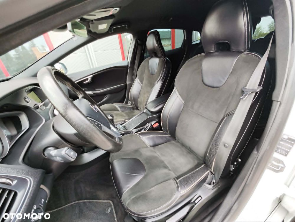 Volvo V40 D2 Drive-E R-Design Momentum - 25