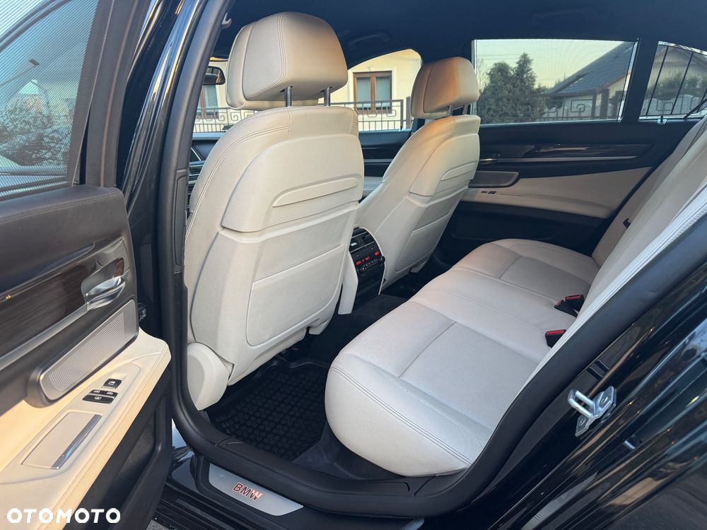 BMW Seria 7 740d xDrive - 10