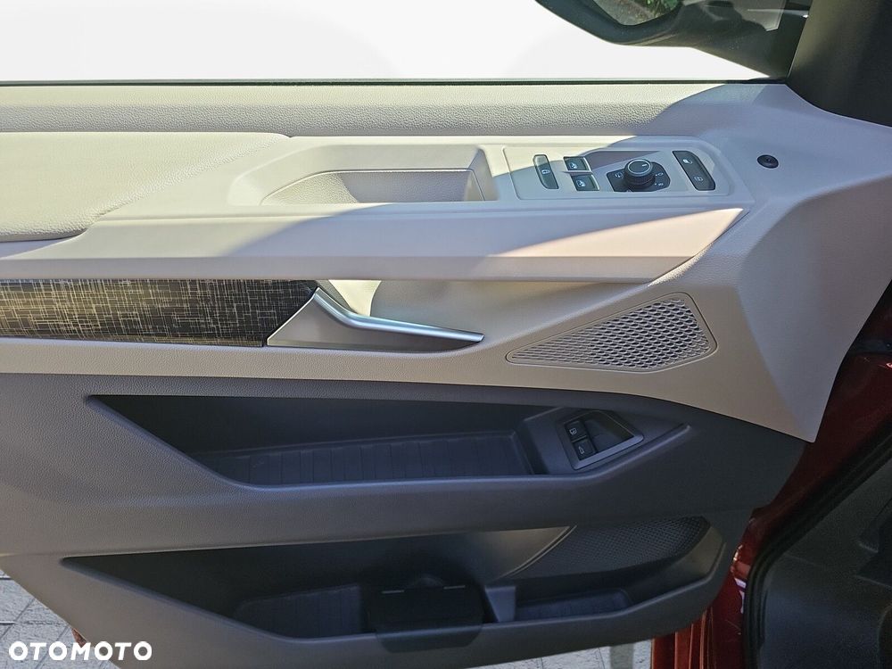 Volkswagen Multivan - 22