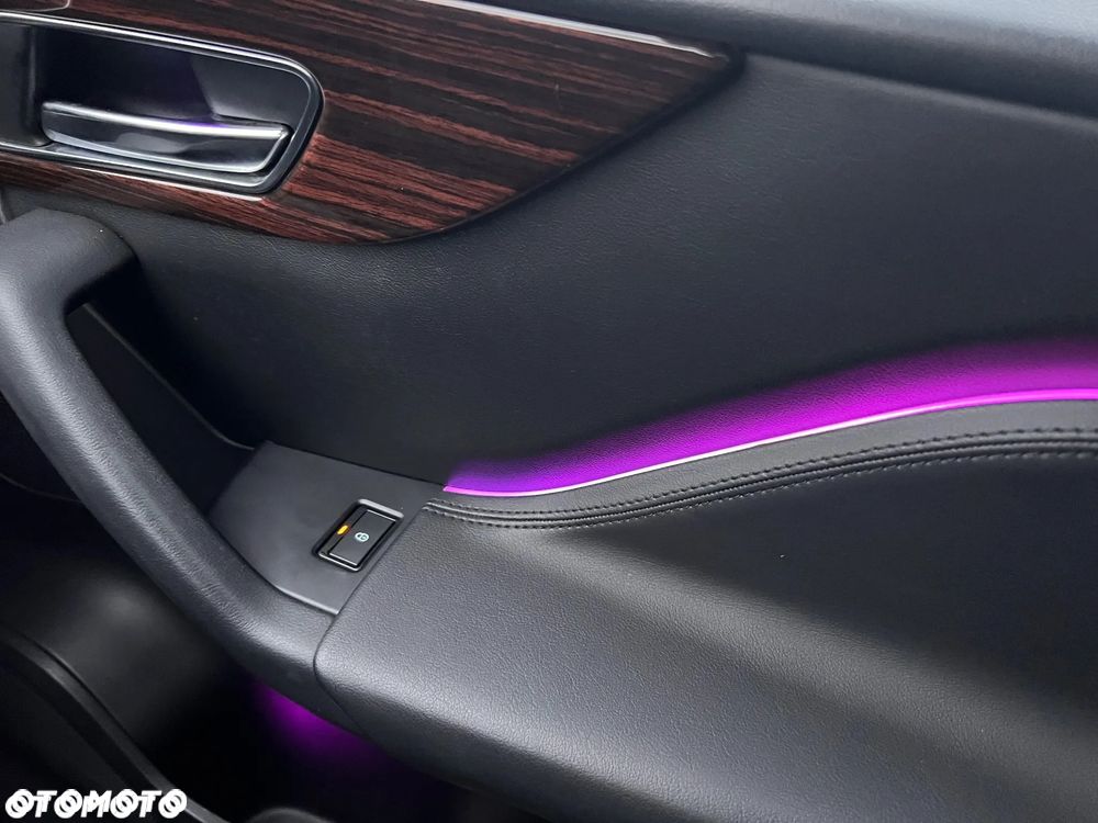 Jaguar F-Pace 25d AWD Portfolio - 4