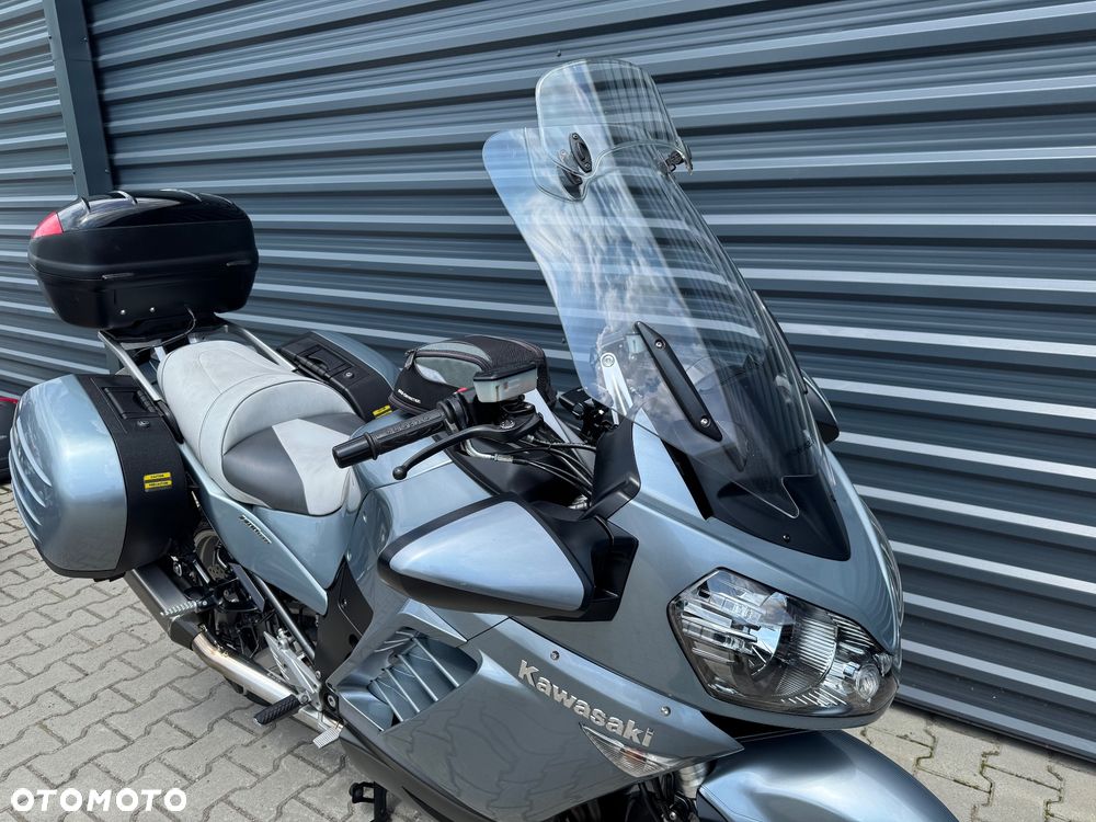 Kawasaki GTR - 7