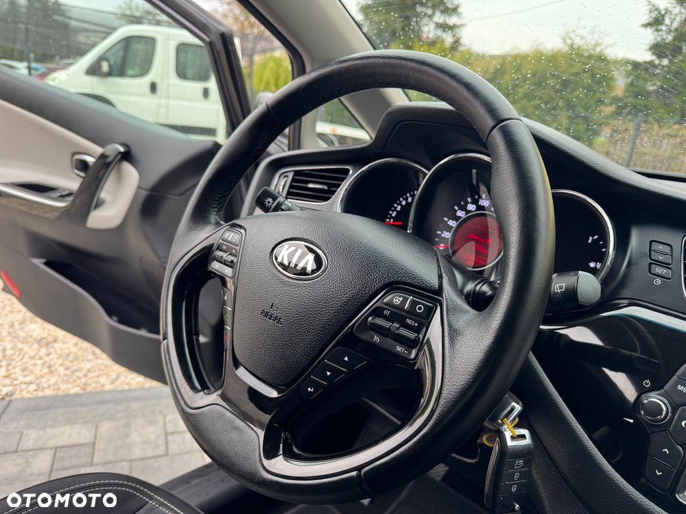 Kia Ceed 1.6 GDI ISG Dream-Team Edition - 30