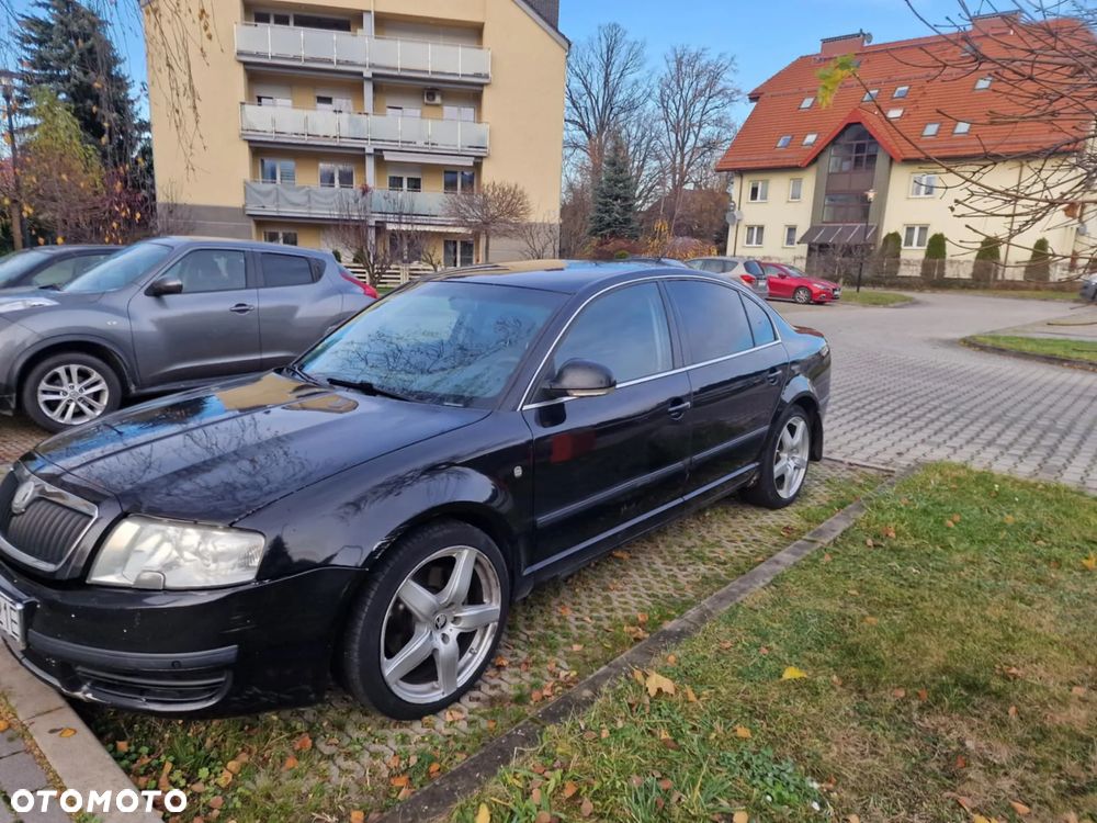 Skoda Superb 2.8 V6 Elegance - 2