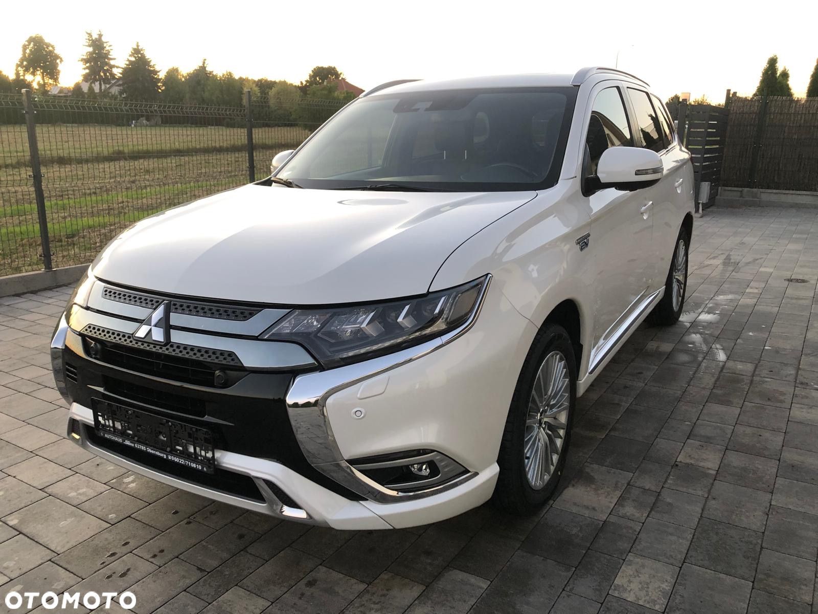 Mitsubishi Outlander 2.4 4WD Plug-In Hybrid Diamant+ - 1