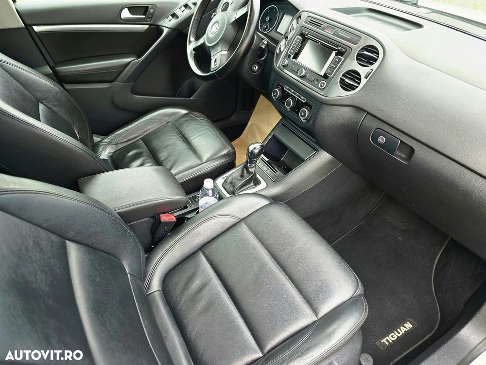 Volkswagen Tiguan ver-2-0-tdi-dpf-4motion-dsg-cup-sport-style - 9