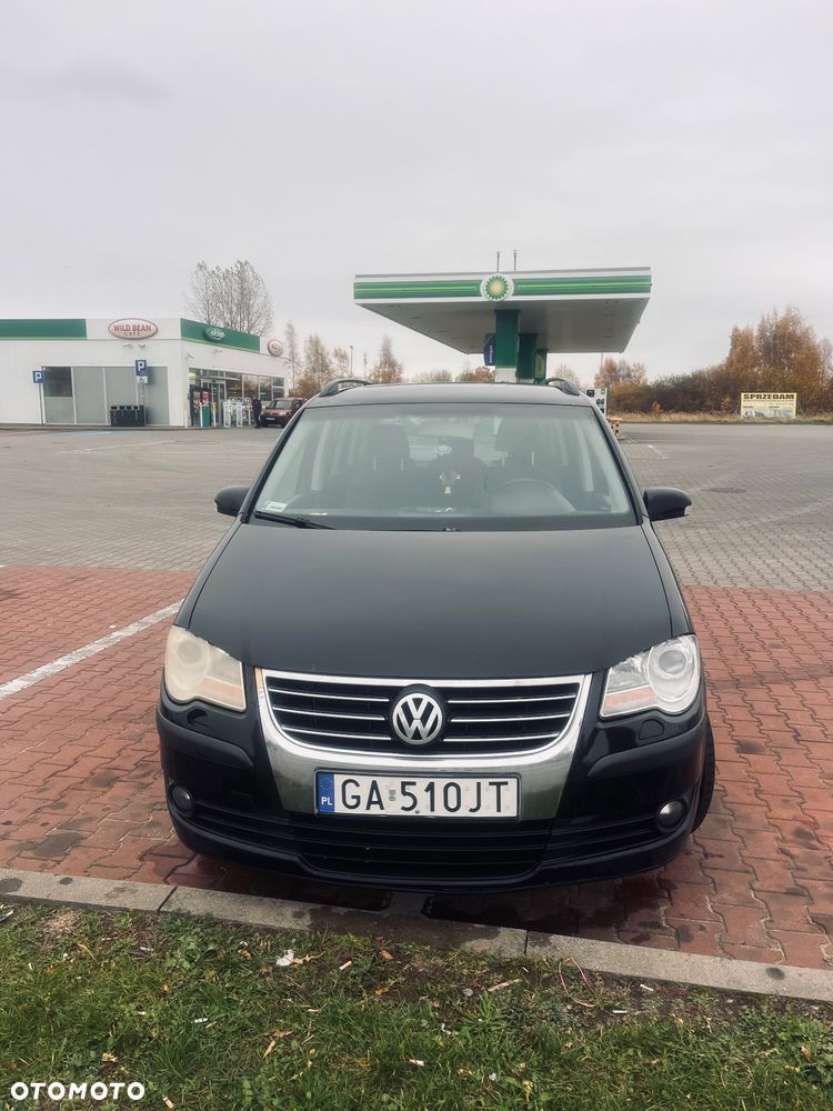 Volkswagen Touran - 1