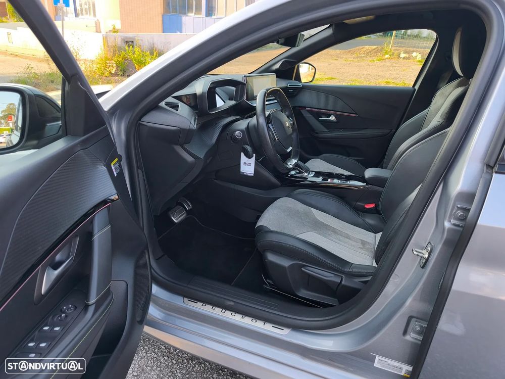 Peugeot e-208 GT - 9