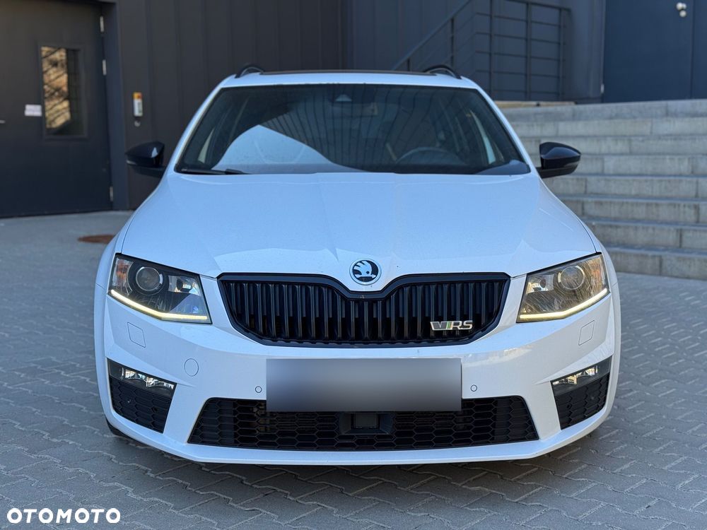 Skoda Octavia 2.0 TDI DSG RS - 2