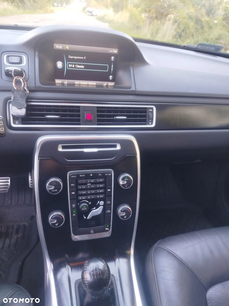 Volvo V70 D3 R-Design - 19