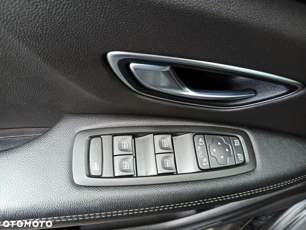 Renault Scenic BLUE dCi 120 BUSINESS EDITION - 22