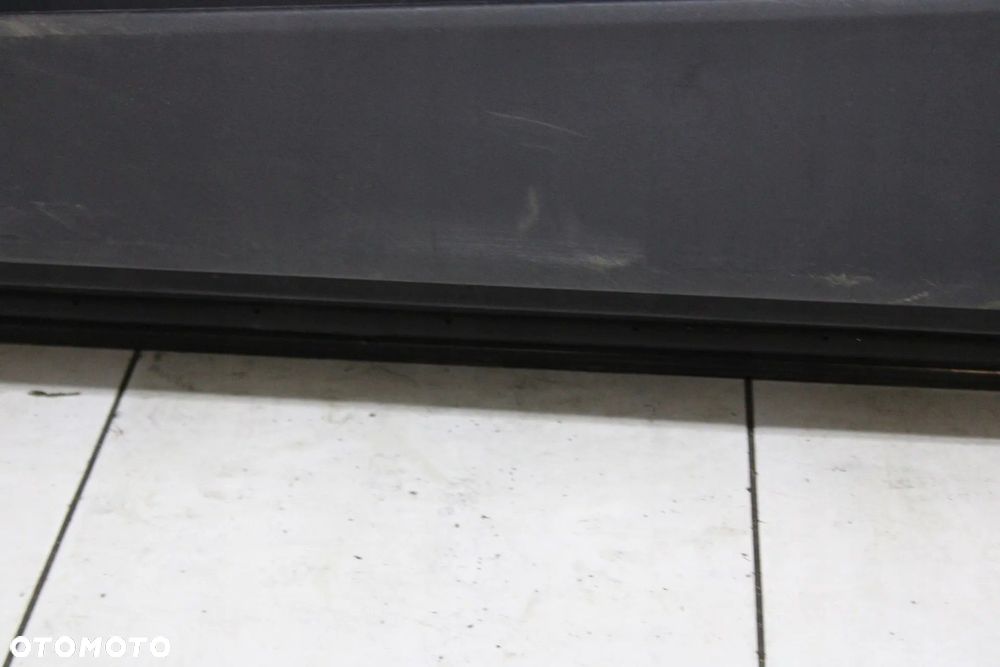 TOYOTA AURIS 3D 06R- DRZWI PRAWE PRZEDNIE PRAWY PRZÓD 209 - 10