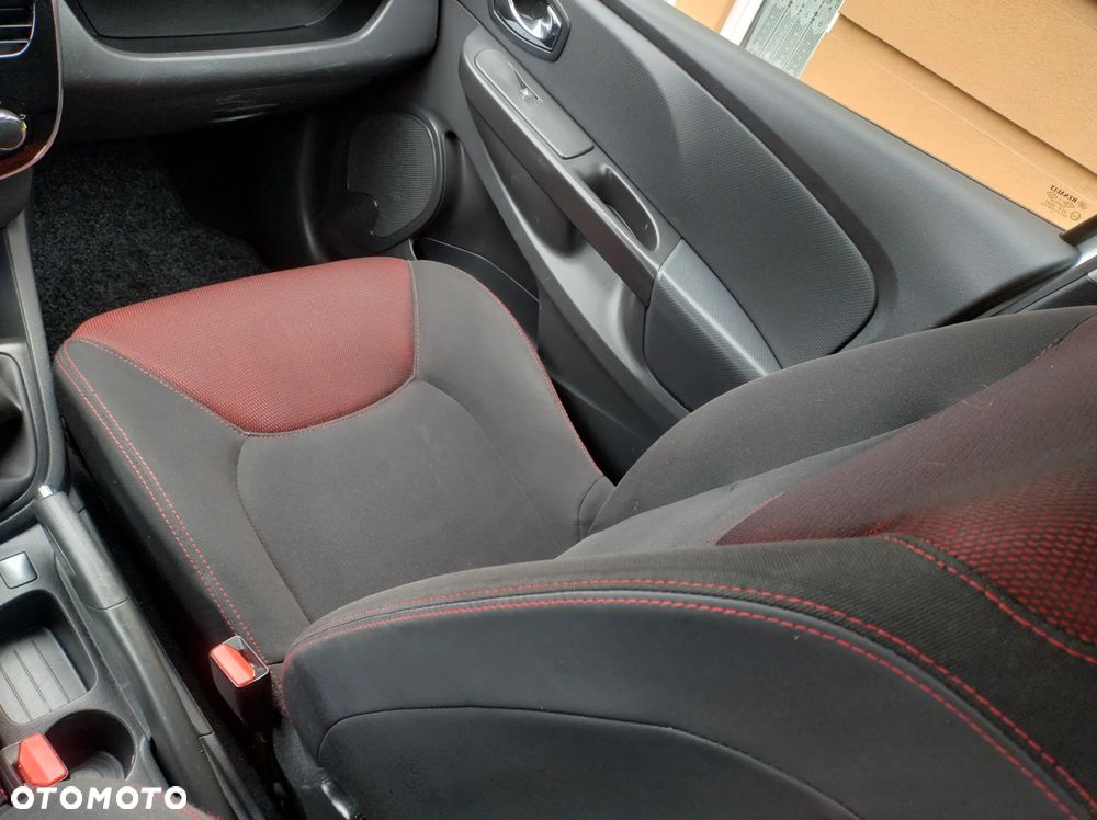 Renault Clio 1.2 16V 75 Life - 28