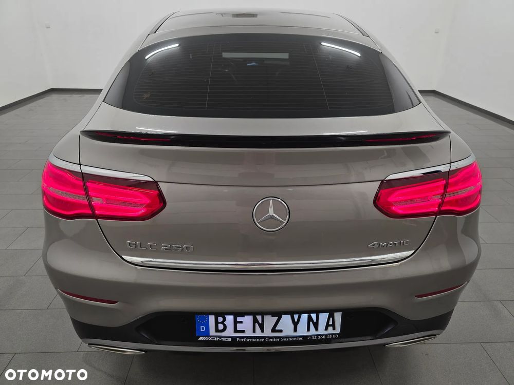 Mercedes-Benz GLC 250 4Matic 9G-TRONIC AMG Line - 36