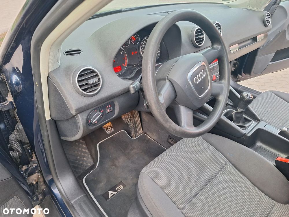 Audi A3 Sportback 1.6 Attraction - 31