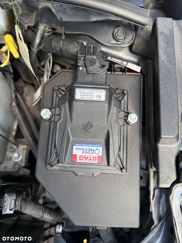 Toyota Corolla 1.6 Comfort - 17