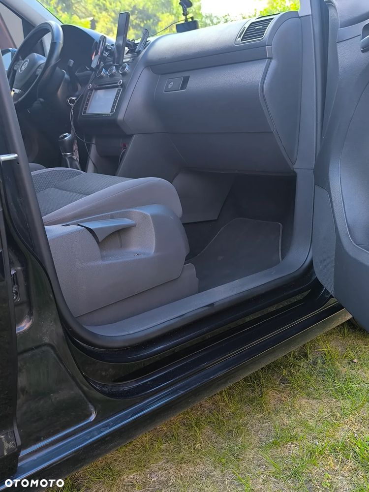 Volkswagen Touran - 13
