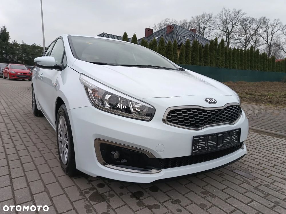 Kia Ceed 1.4 CVVT ISG Dream Team Edition - 16