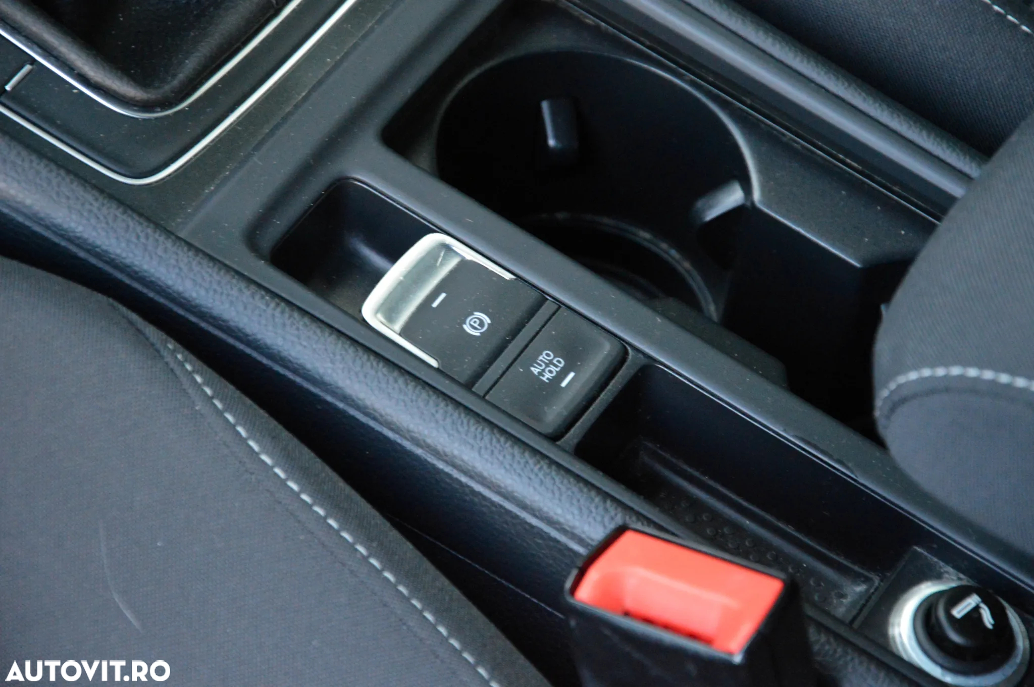 Volkswagen Golf 1.6 TDI Comfortline - 27