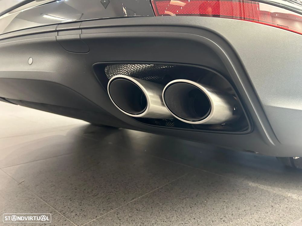 Porsche Panamera 4 E-Hybrid - 7
