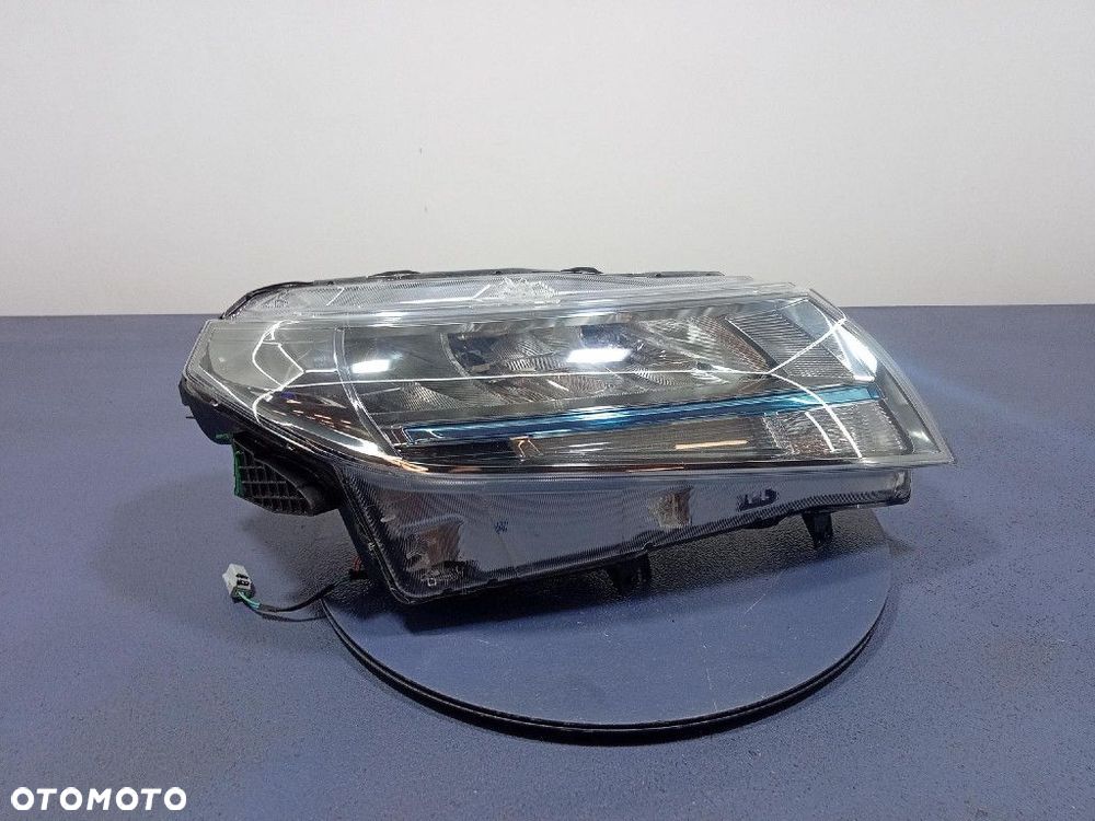 SUZUKI VITARA II II- LIFT 18- REFLEKTOR PRAWY LAMPA PRZÓD 100-7R016 - 6