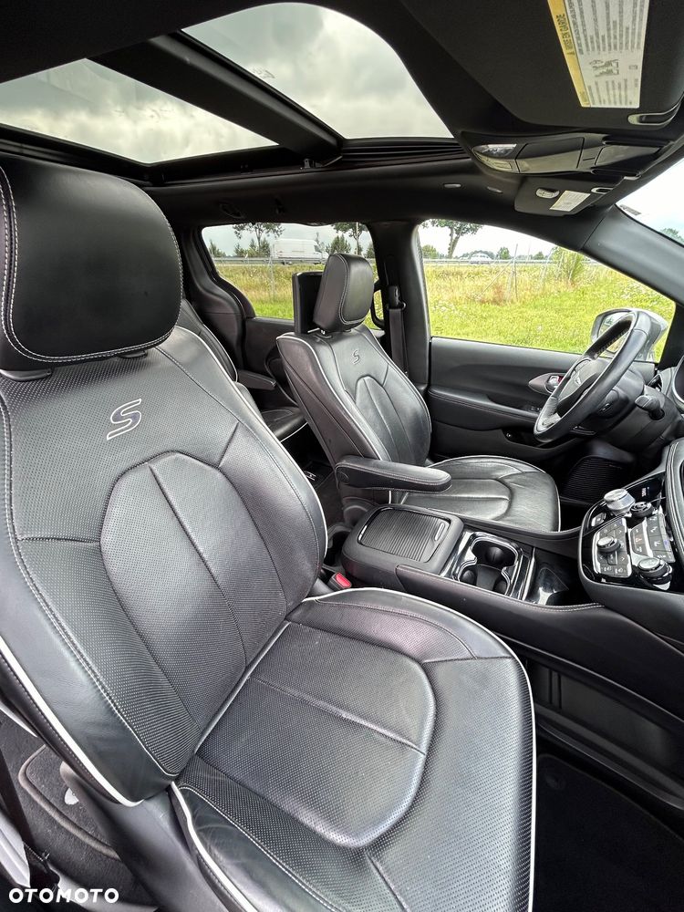 Chrysler Pacifica - 20